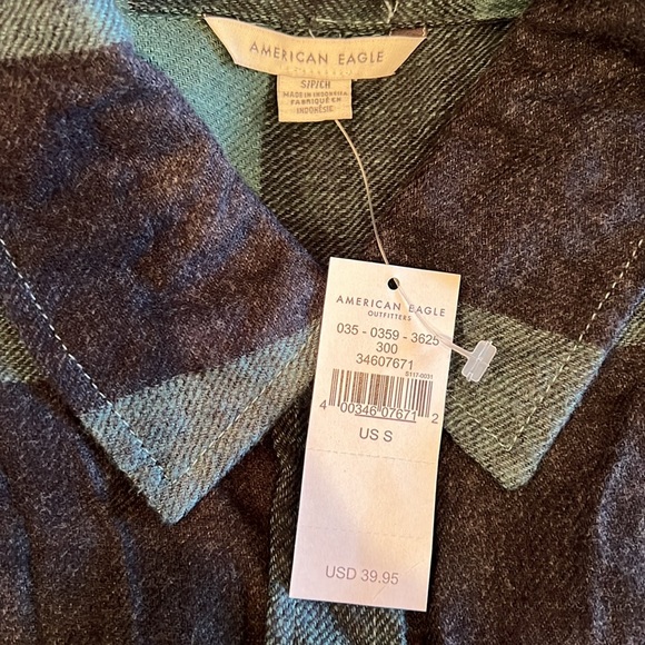 NWT AEO Plaid Green Flannel Cropped Shirt Sz S - Picture 3 of 3